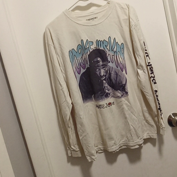 Tops - Graphic Tupac Shirt